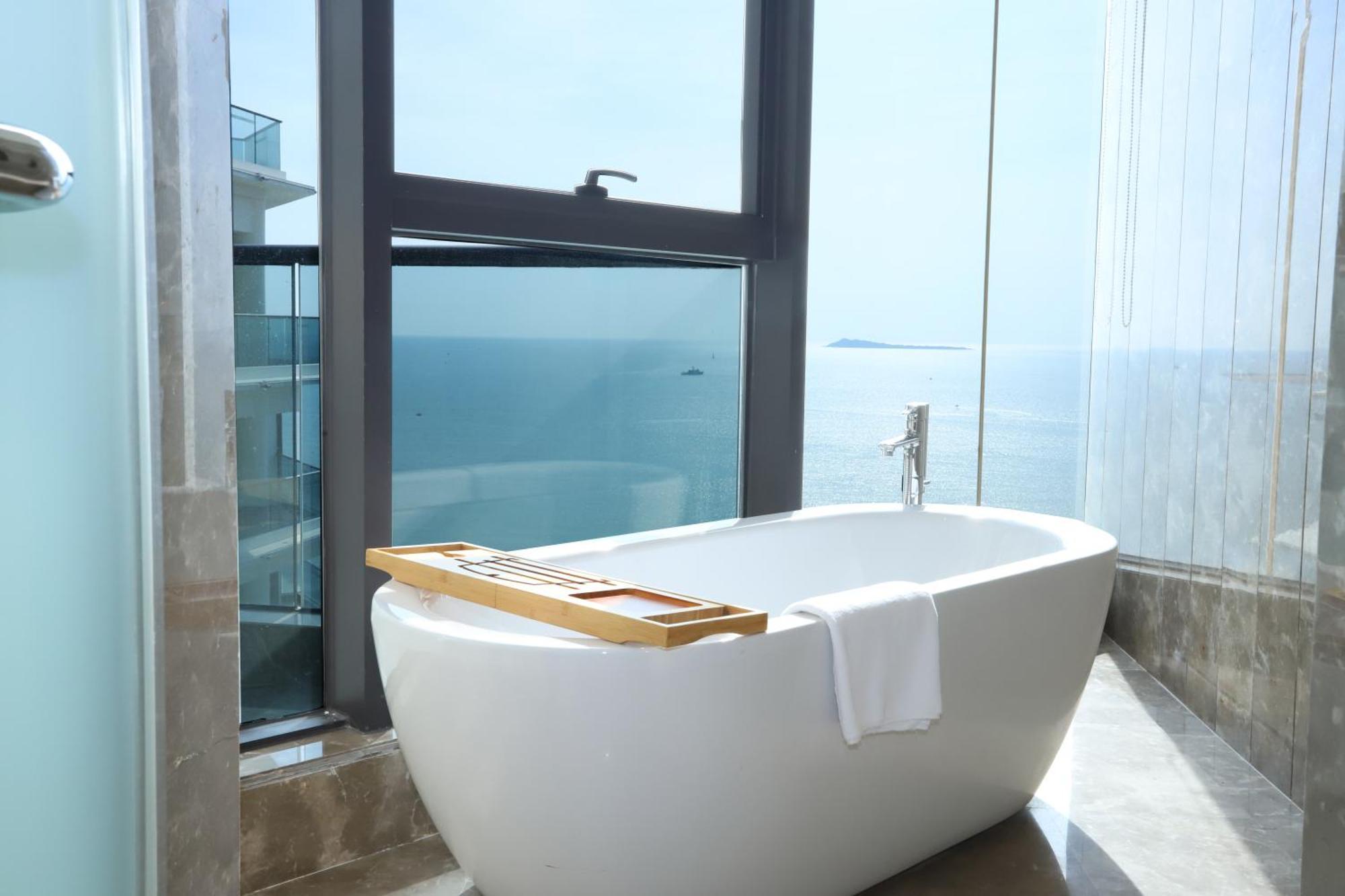 Rock Platinum Sea View Hotel Sanya Exterior foto